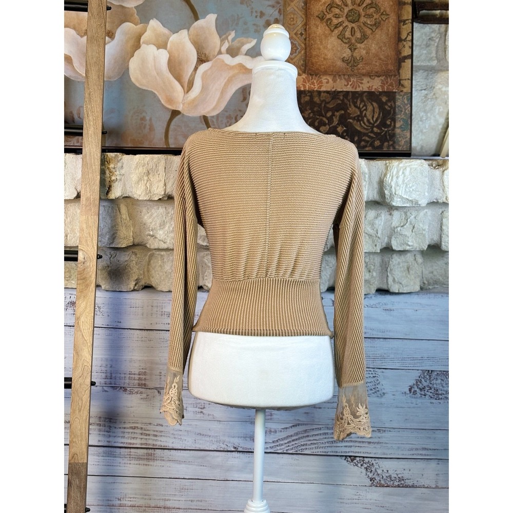 Gimmicks Buckle Camel Ribbed Lace Cuff Crop Top Size XS - Picture 8 of 10